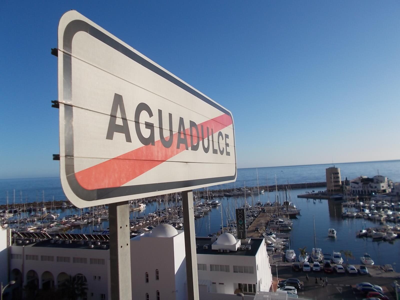 traffic signal end city of Aguadulce